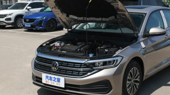 VW Sagitar Flyover 200TSI MT